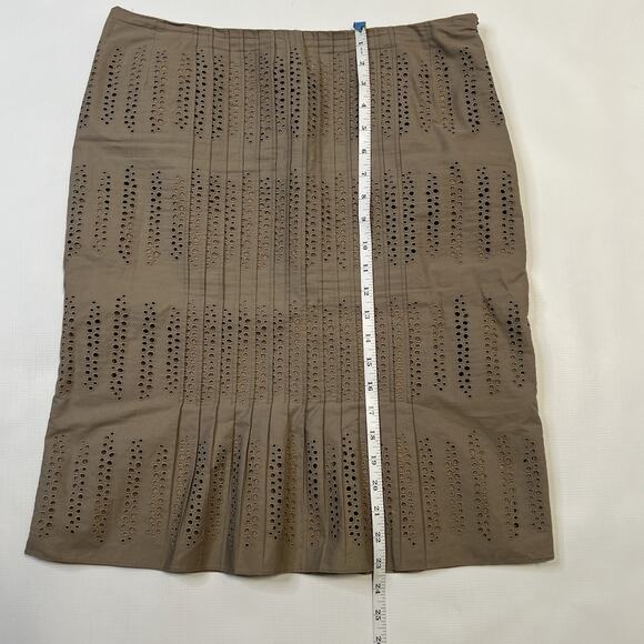 AKRIS Punto Mocha Brown Eyelet Pin Tuck Pleat Silk Lined Skirt US 10 Designer - Picture 2 of 9